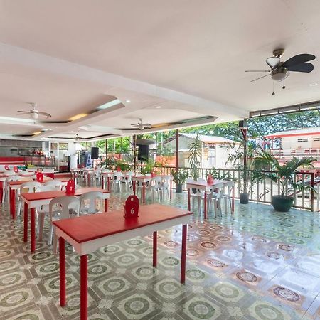 Oyo 449 Sunrise 888 Hotel Oslob Bagian luar foto