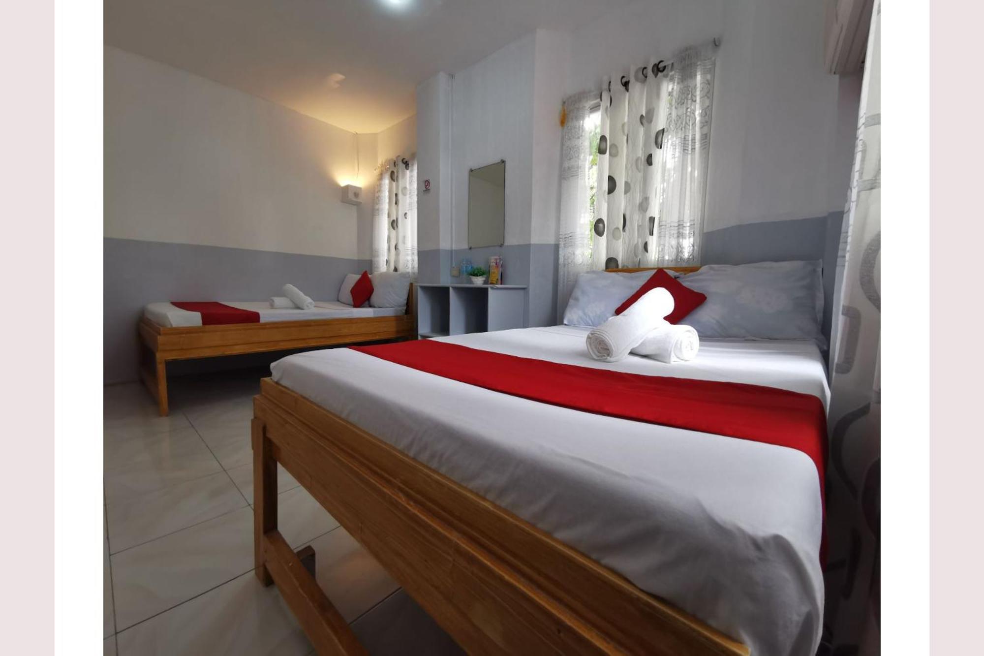 Oyo 449 Sunrise 888 Hotel Oslob Bagian luar foto