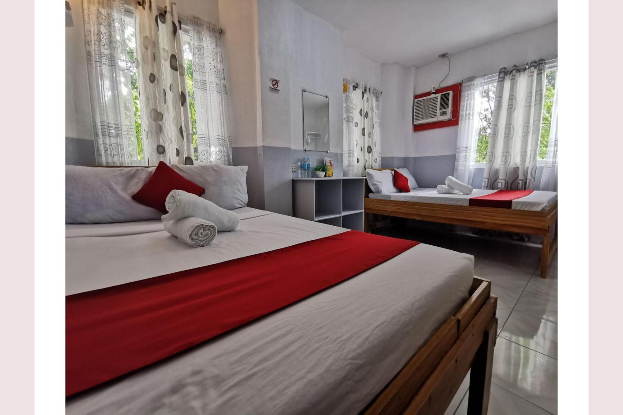 Oyo 449 Sunrise 888 Hotel Oslob Bagian luar foto