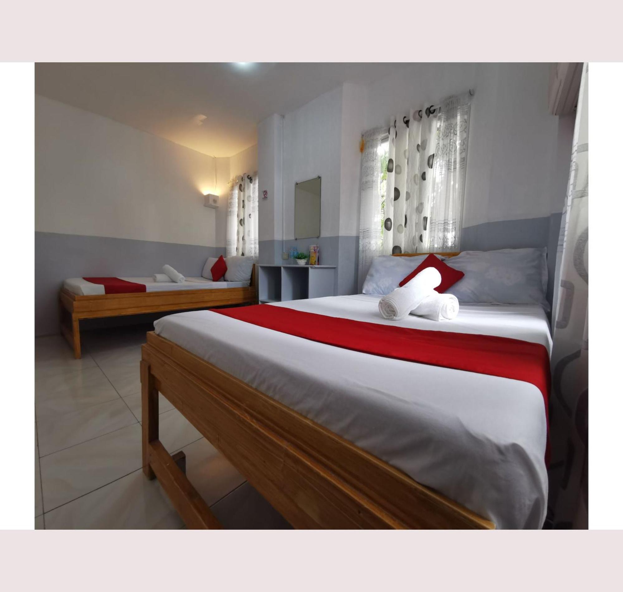 Oyo 449 Sunrise 888 Hotel Oslob Bagian luar foto