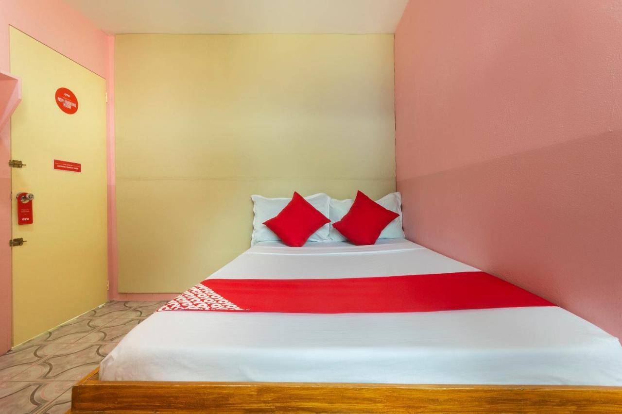 Oyo 449 Sunrise 888 Hotel Oslob Bagian luar foto