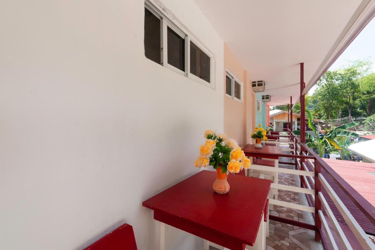 Oyo 449 Sunrise 888 Hotel Oslob Bagian luar foto